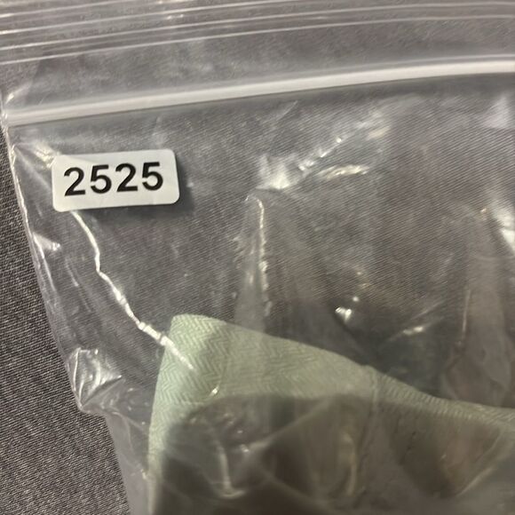 Volcom Frochickie Insulated Snowboard light green women’s Pants size XS - Picture 13 of 13